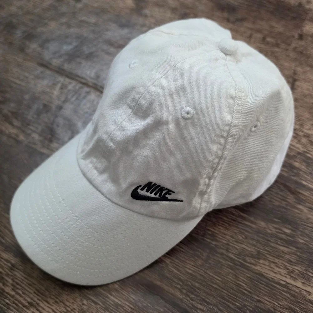 NIKE Heritage86 Baseball Hat Women OS White Adjustable Cotton Twill Cap